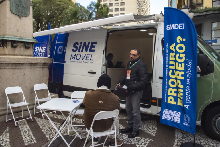 Prefeitura de Curitiba oferece serviços itinerantes em diferentes pontos nesta quarta