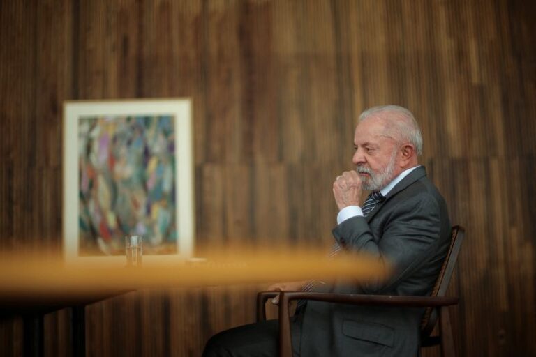 CNN apura que convites para jantar de Lula foram feitos em 15 de agosto