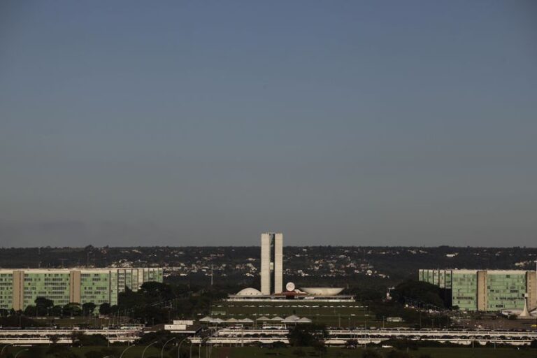 Analista questiona identidade econômica do Brasil em 2026 marcado por incertezas