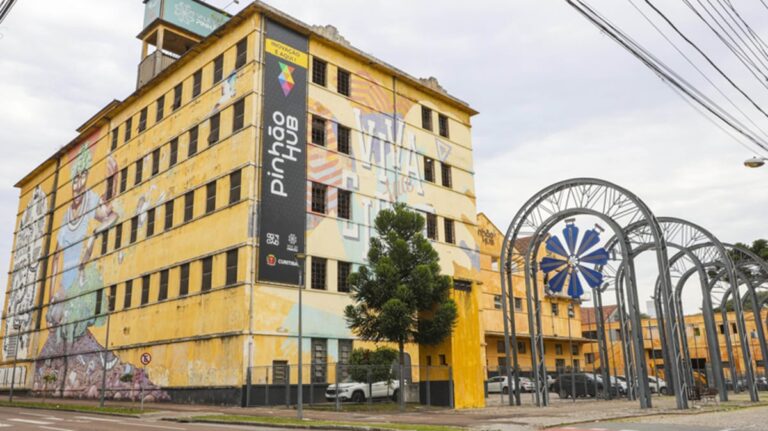 Vale do Pinhão oferece cursos de IA para empreendedores em Curitiba