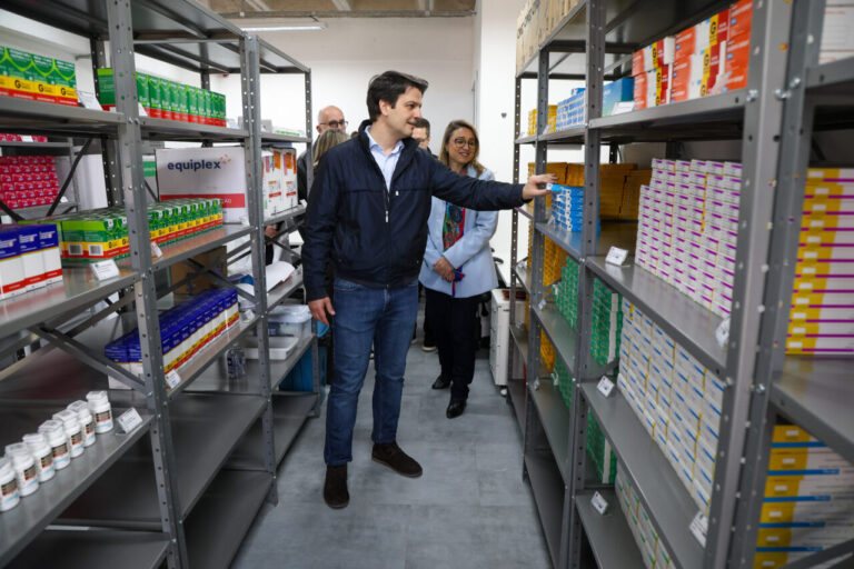 Curitiba inaugura Farmácia Regional com medicamentos especializados na CIC