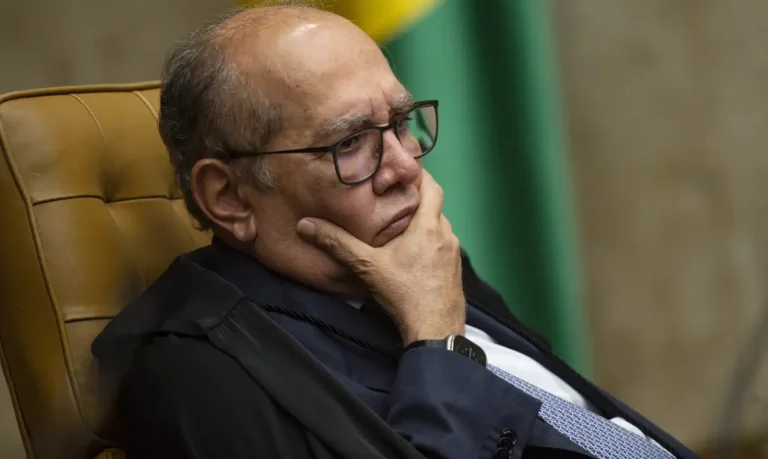 Advogada que recebeu R$ 33 mi do Banco Master é citada em mensagem a ex-banqueiro