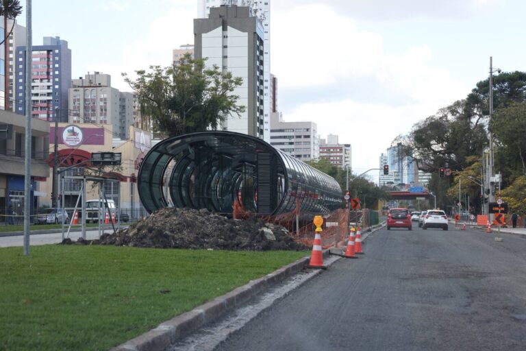 Movimento na rodoviária de Curitiba sobe 25% com feriado de 4 dias