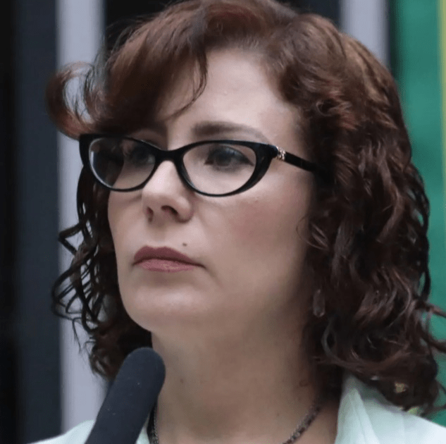 Zambelli pede ao STF retorno ao Brasil para votar no primeiro turno