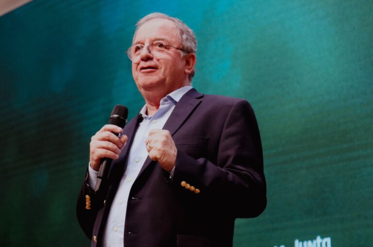 Igreja Presbiteriana de Pinheiros afasta pastor Arival por processo trabalhista