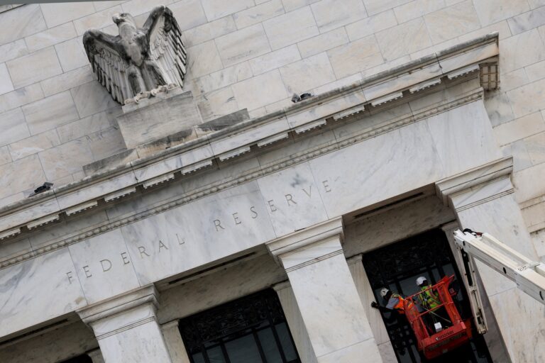Fed mantém juris inalterados enquanto debate perspectivas da inflação