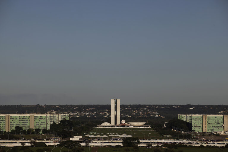 Governo reduz bloqueio de verbas de ministérios de R$ 17,9 bi para R$ 16,1 bi
