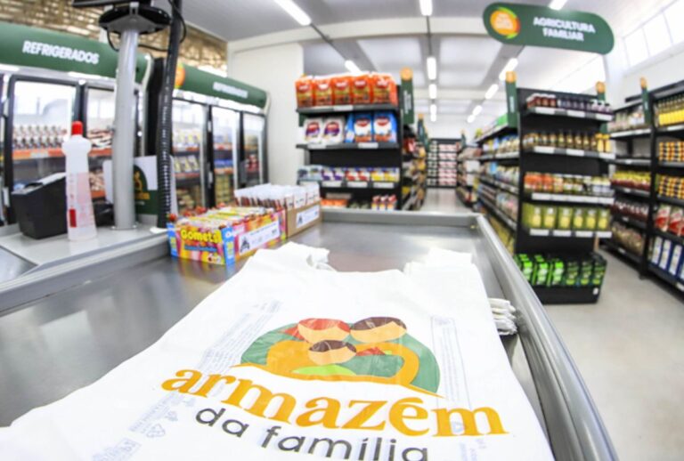 Armazém da Família oferece quatro produtos em promoção em Curitiba