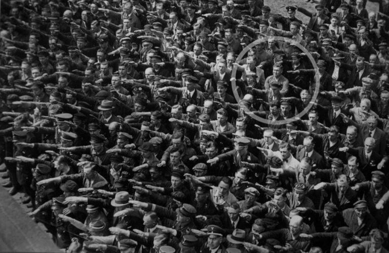 Museu do Holocausto de Curitiba cria guia para identificar símbolos nazistas
