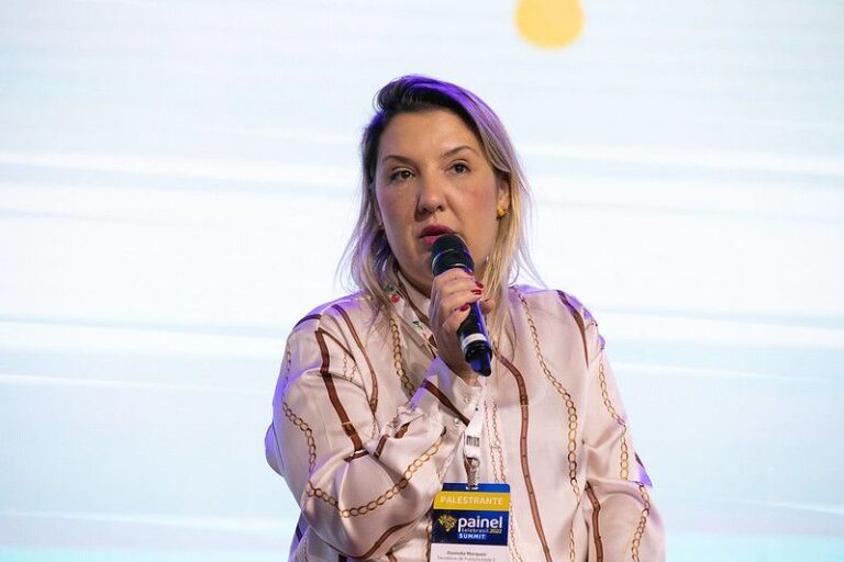 Flávio escalona Daniella Marques como recrutadora para eventual governo