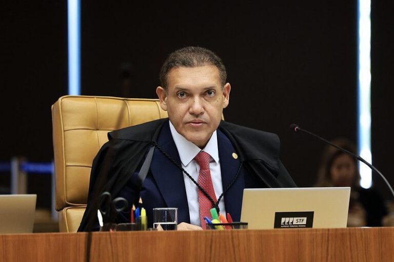 STF analisa relação entre Moraes e ex-banqueiro apontada pela PF