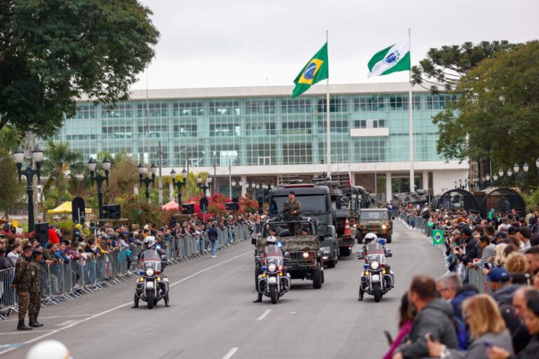 Prefeitura de Curitiba bloqueia ruas do Centro Cívico para desfile de 7 de Setembro