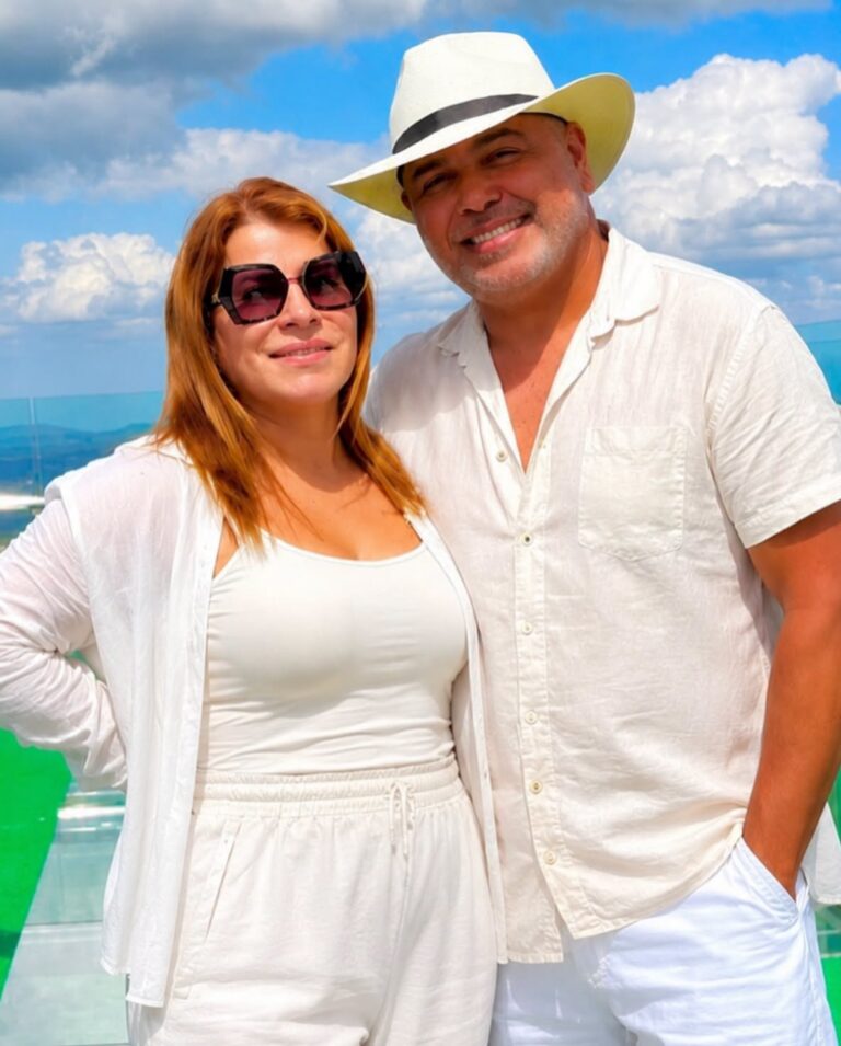 Cantor Rick deixa esposa e dois filhos após morte em acidente de helicóptero