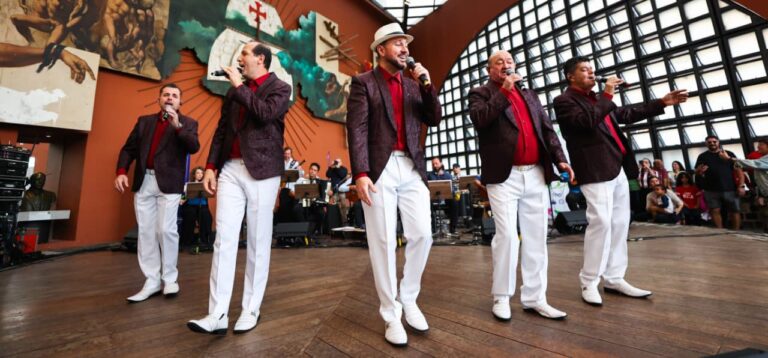 Domingo no Centro de Curitiba celebra primavera com show de Demônios da Garoa