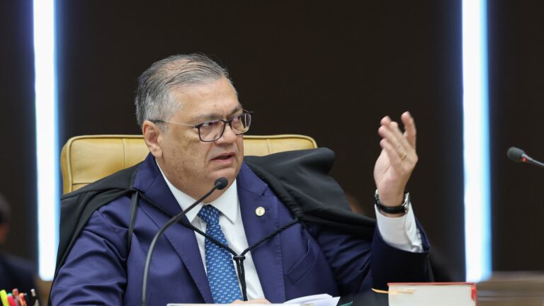 Dino manda PF investigar CVM por arquivar denúncia sobre Banco Master