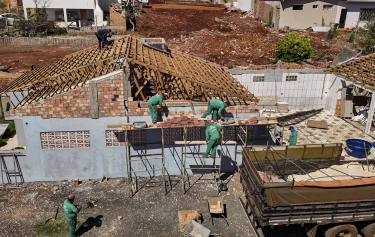 Paraná libera auxílio de até R$ 50 mil para famílias atingidas por temporais