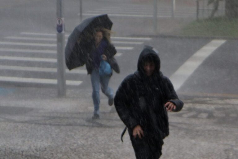 Curitiba terá chuva forte neste fim de semana, confirma previsão do tempo