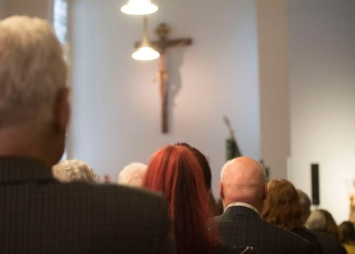 Frequência a cultos protestantes cresce nos EUA, mas conversões despencam