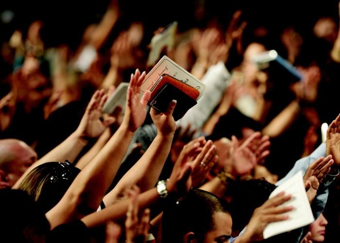IBGE aponta que evangélicos representam 26,9% da população brasileira
