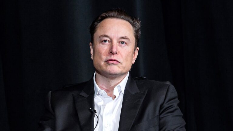 Presidente da Finlândia pede a Musk que libere Starlink para ataques na Rússia