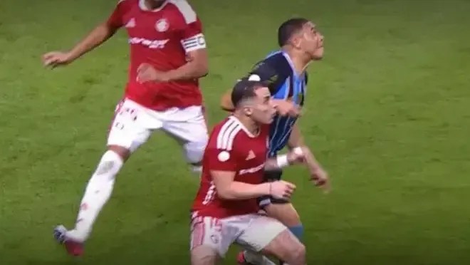 CBF reconhece erro de arbitragem em Gre-nal da Copa do Brasil