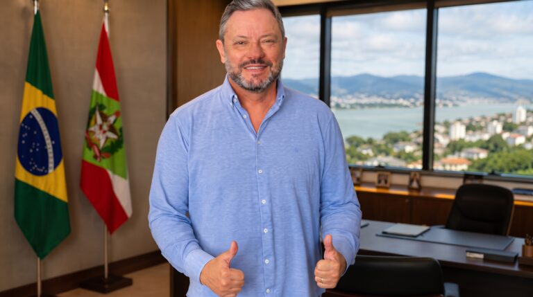 Candidato em SC recebe doação de R$ 10 trilhões e nega conhecer doador