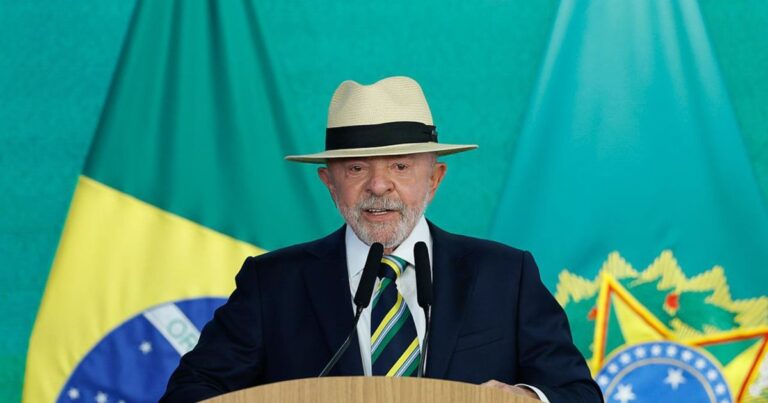 PoderData aponta desaprovação de 51% ao governo Lula