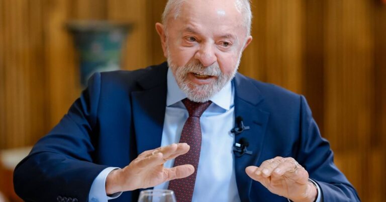 Lula planeja entrevistas em podcasts para compensar ausência no debate da Globo