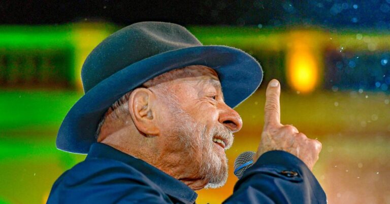 Campanha de Lula intensifica ataques e viagens pelo país para assegurar primeiro turno