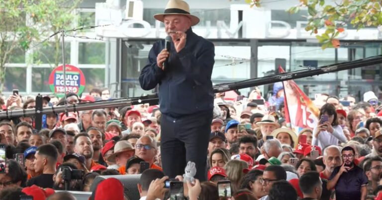 Lula defende investigação do caso Master pelo STF em Florianópolis
