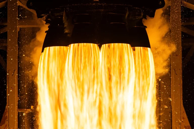 SpaceX lança Starship para dar volta completa na Terra