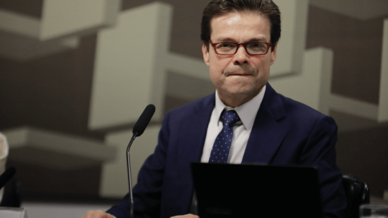 Banco Central adota movimentos suaves em juros em meio à incerteza econômica