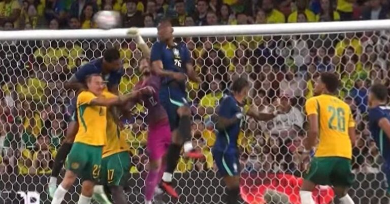 Otávio sofre críticas após falha em gol da Austrália contra Brasil em Brisbane
