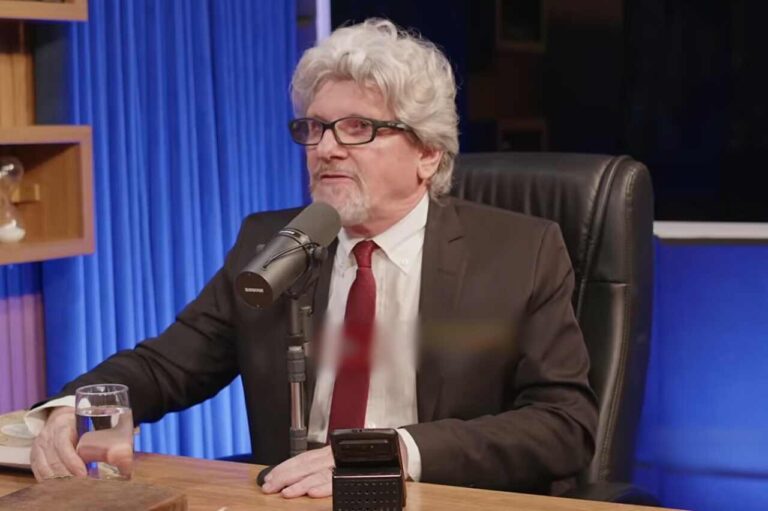 Pastor sustenta tese de expiação particular e critica evangelismo tradicional em podcast