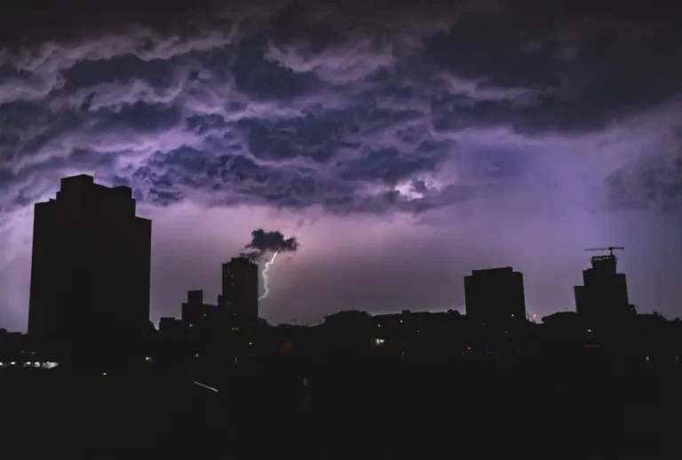 Inmet alerta para tempestade com granizo no Sul neste domingo