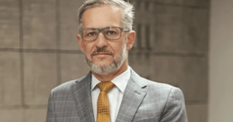 Alexandre Salomão se registra como candidato ao governo do Paraná pelo Mobiliza