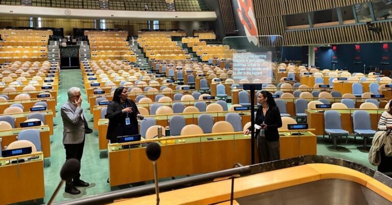ONU reposiciona teleprompter e revisa escadas para evitar novos problemas com Trump