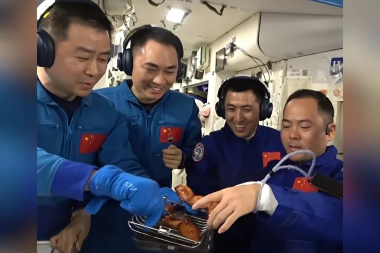 China instala primeiro forno air fryer em estação espacial para astronautas