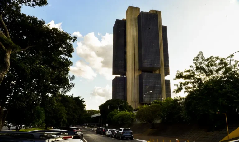Banco Central reúne Copom nesta semana para decidir sobre taxa Selic