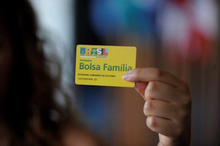Governo anuncia reajuste do Bolsa Família com impacto de R$ 5,8 bi em 2026