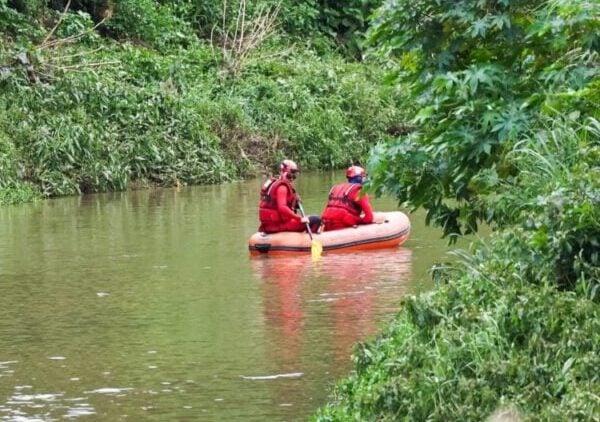 Bombeiros encontram corpo de homem às margens do Rio Ribeira no Paraná