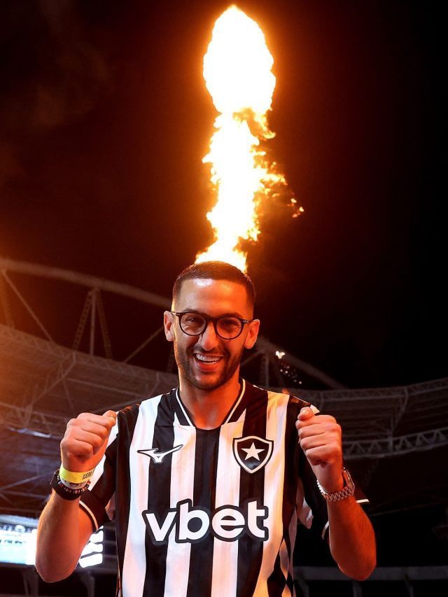Botafogo anuncia contratação do meia marroquino Hakim Ziyech