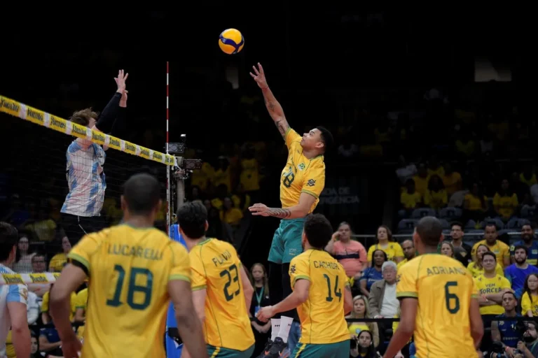 Brasil bate Argentina e é campeão sul-americano de vôlei, garantindo vaga em Los Angeles 2028