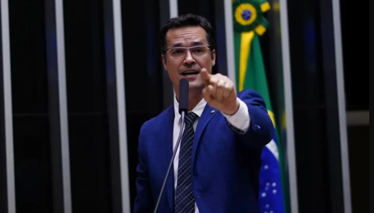 TRE-PR ordena desativação de Instagram de Deltan Dallagnol em 24 horas