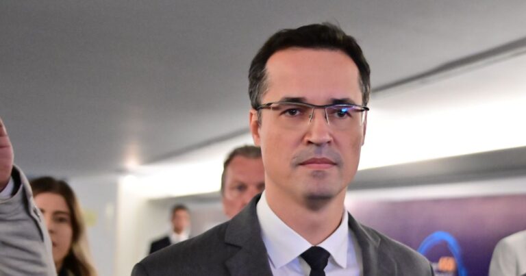 TRE-PR ordena Dallagnol desativar Instagram ou remover propaganda eleitoral