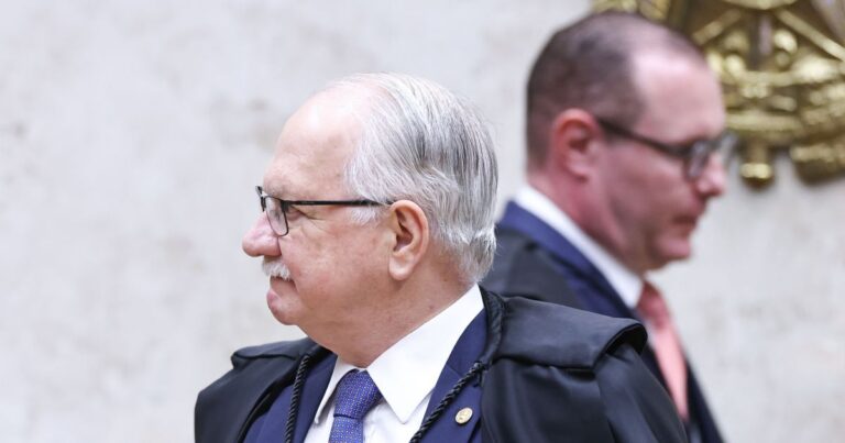 Fachin dá 24 horas para PF informar situação de dados do celular de Vorcaro