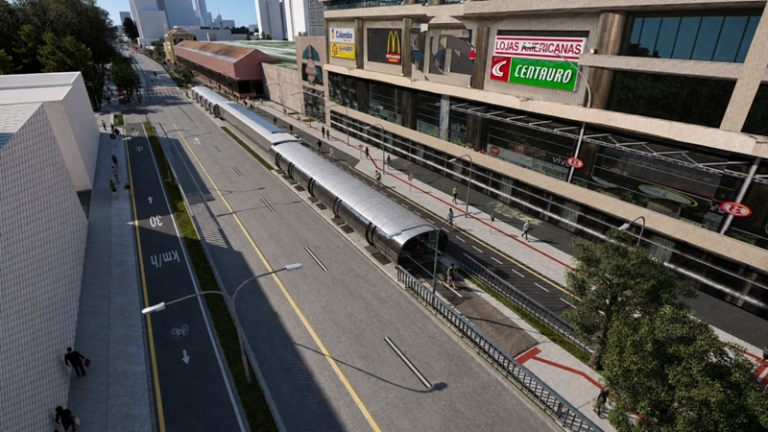 Prefeitura retoma montagem da estação-tubo na Praça Eufrásio Correia em Curitiba