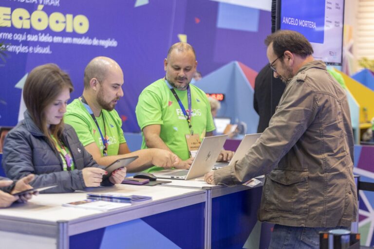 Sebrae orienta empreendedores a calcular preço certo em feira de Curitiba