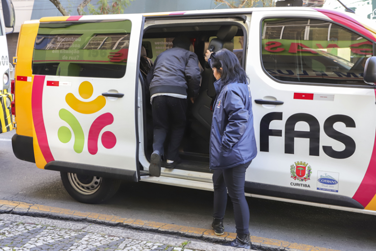 Fundação acolhe mais de 5 mil pessoas em ruas de Curitiba durante feriado prolongado