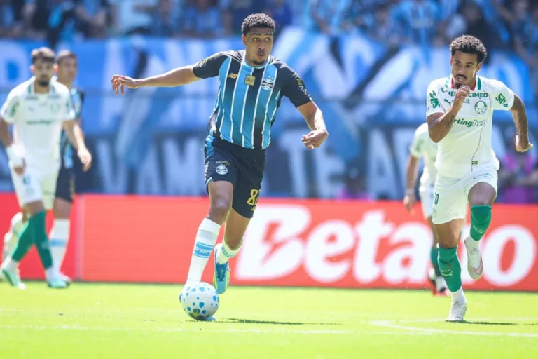 Weverton segura Grêmio contra Palmeiras em estreia de Renato Gaúcho